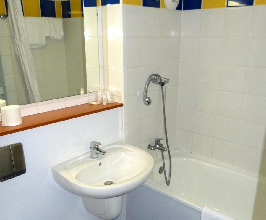 Kyriad Direct Acheres Экстерьер фото