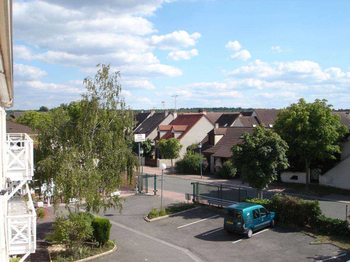 Kyriad Direct Acheres Экстерьер фото
